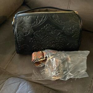 Black small barrel bag